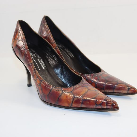 Donald J Pliner Brown Textured Leather Heels Size 6.5 - Picture 1 of 8